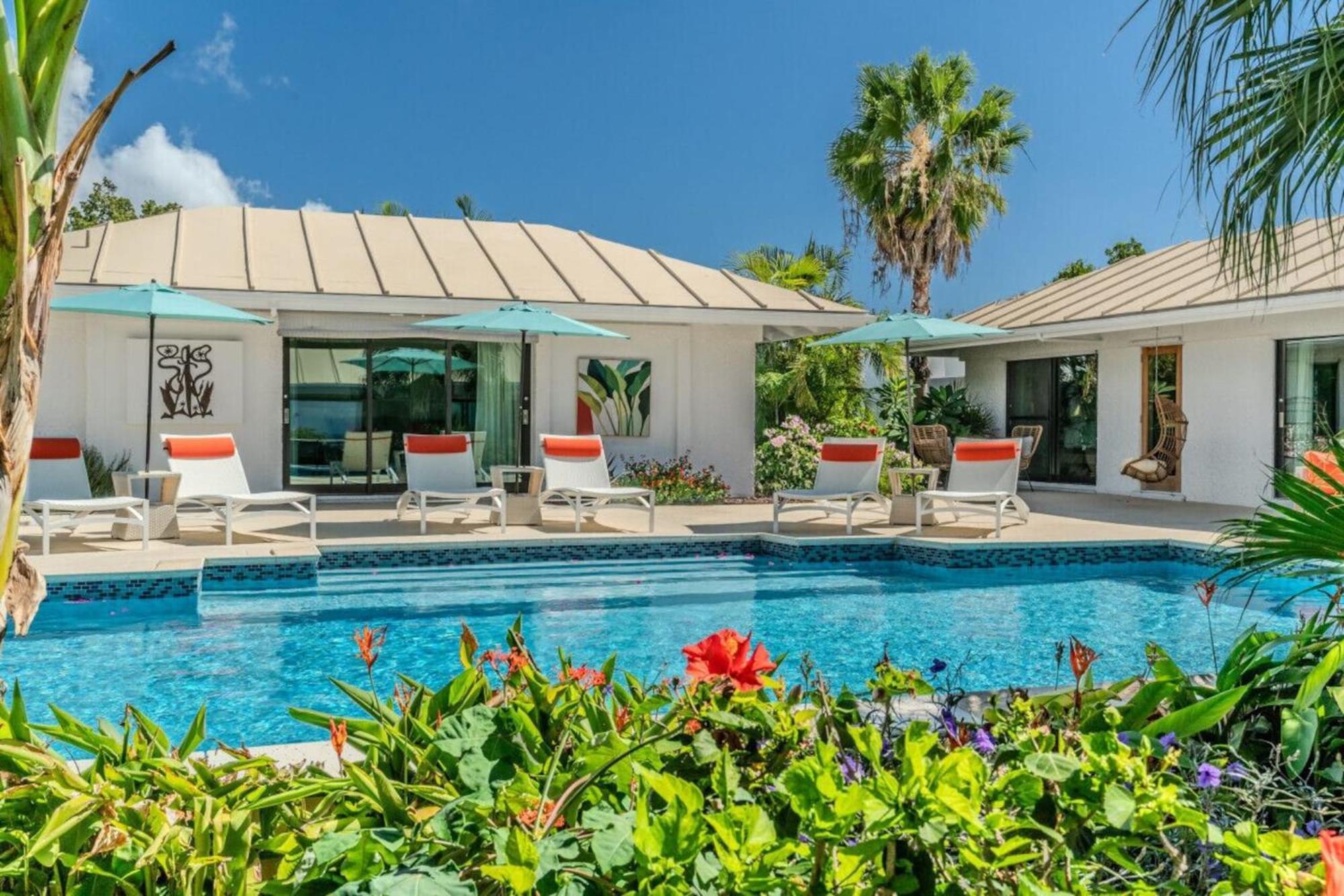 Royal Villa With A Huge Swimming Pool Cowell Battery Exterior photo