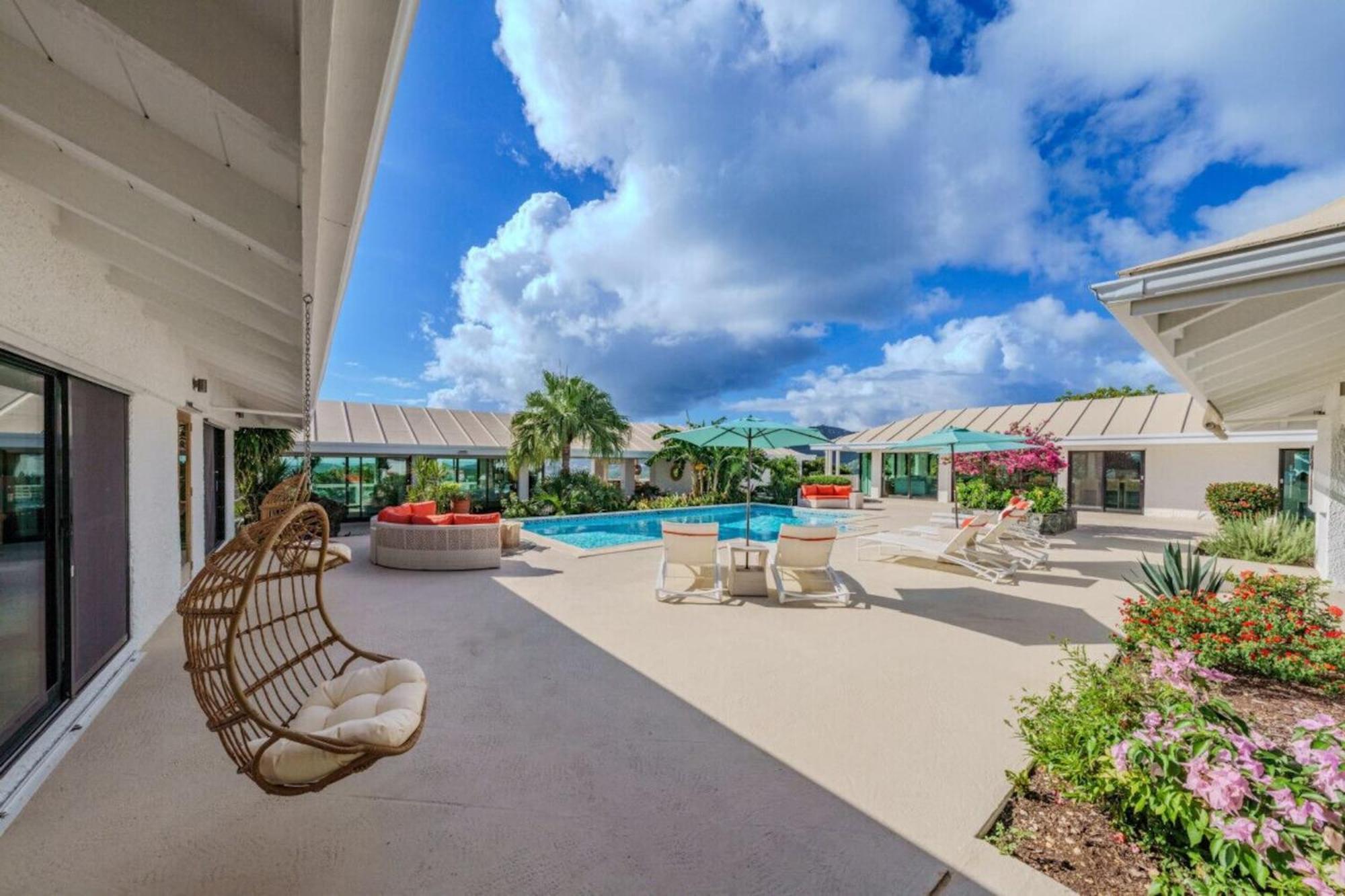 Royal Villa With A Huge Swimming Pool Cowell Battery Exterior photo