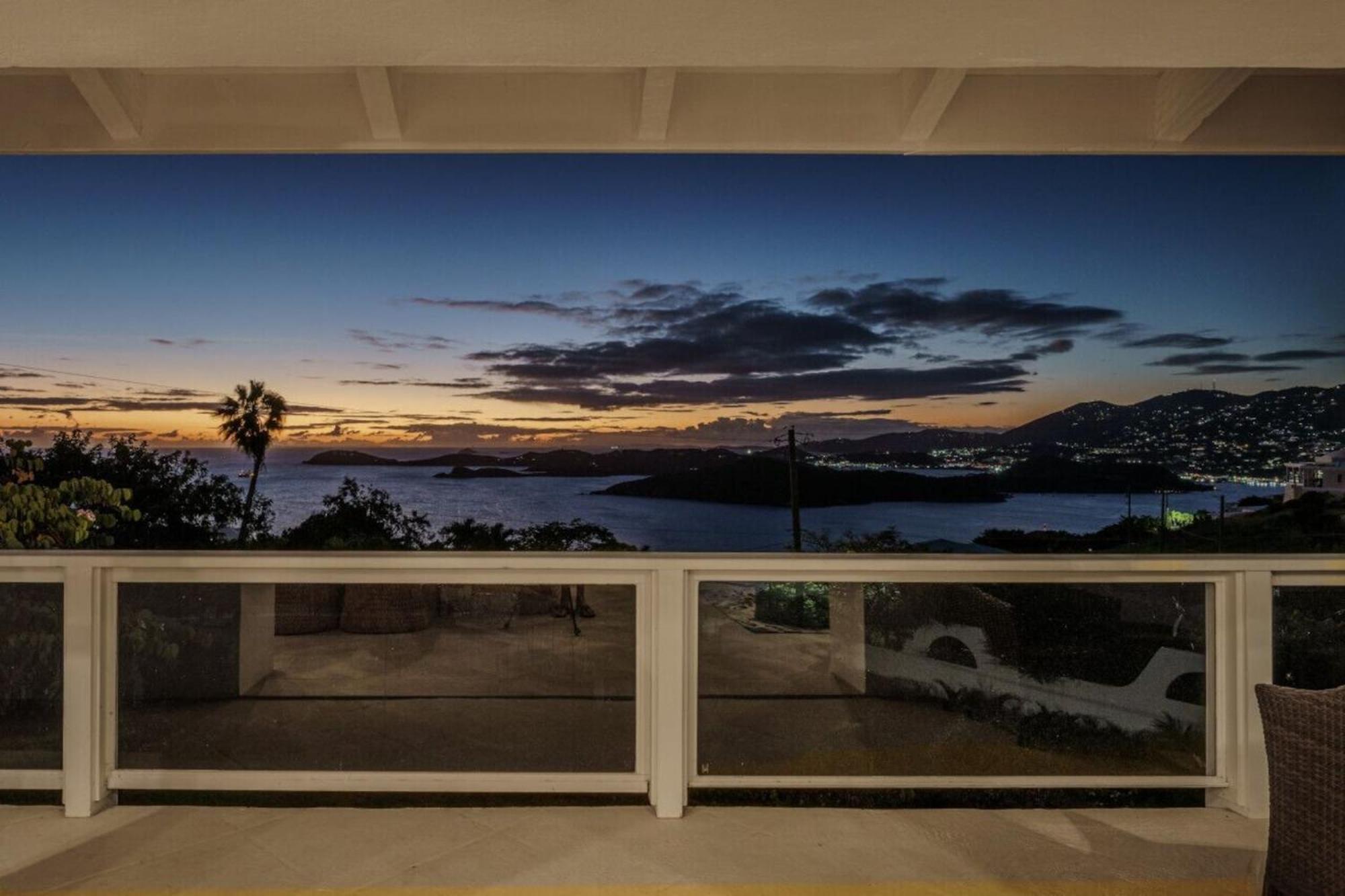 Royal Villa With A Huge Swimming Pool Cowell Battery Exterior photo